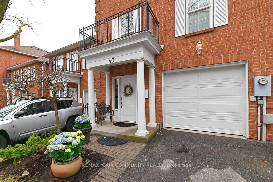 40 Stornwood Court NE, Brampton