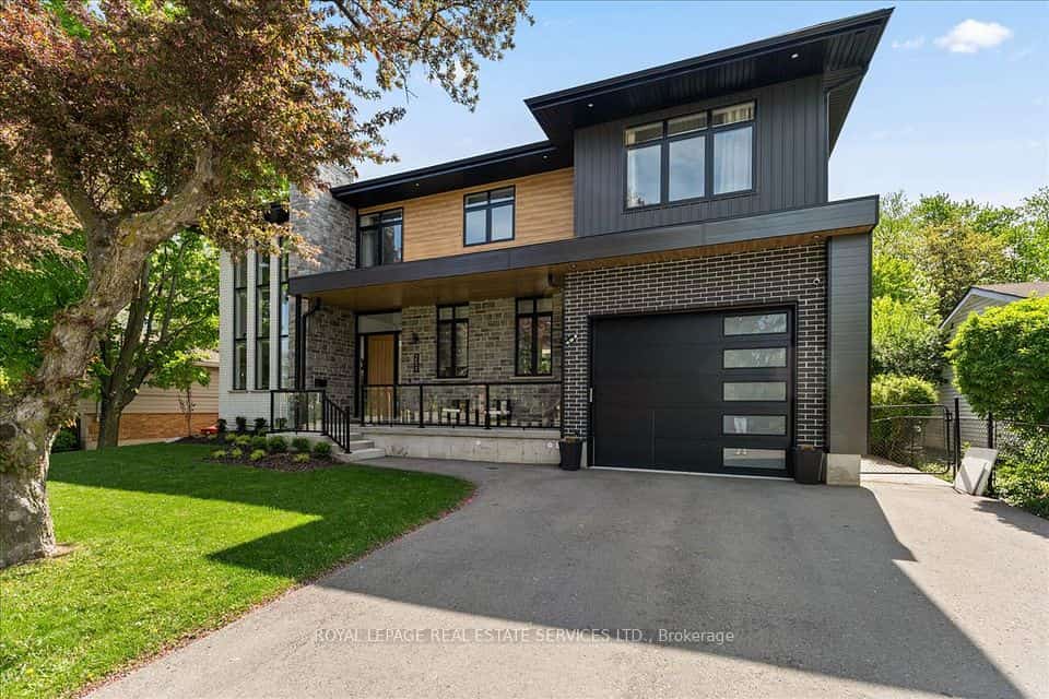 251 Aldercrest Avenue, Hamilton, ON L9B 1L7