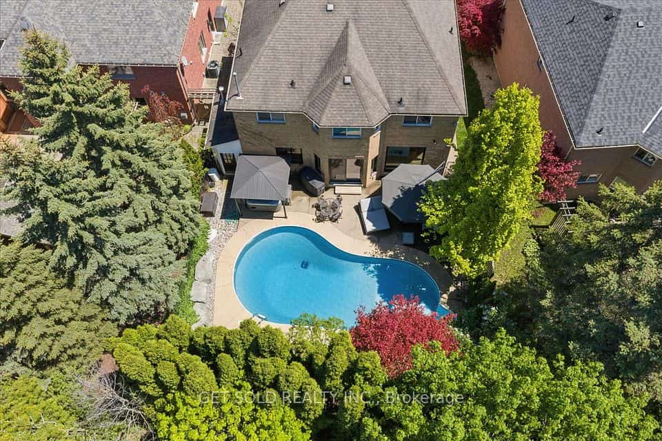 64 Spence Drive, Aurora, ON L4G 6M6