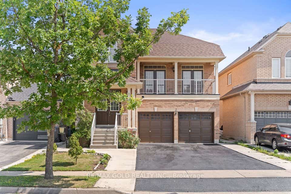3 Tan Lane, Brampton, ON L6P 0Z9