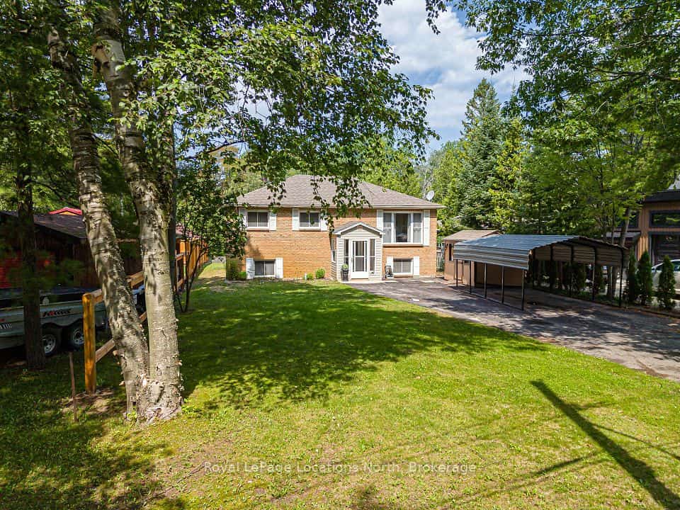 26 Stroud Crescent, Wasaga Beach, ON L9Z 2T5