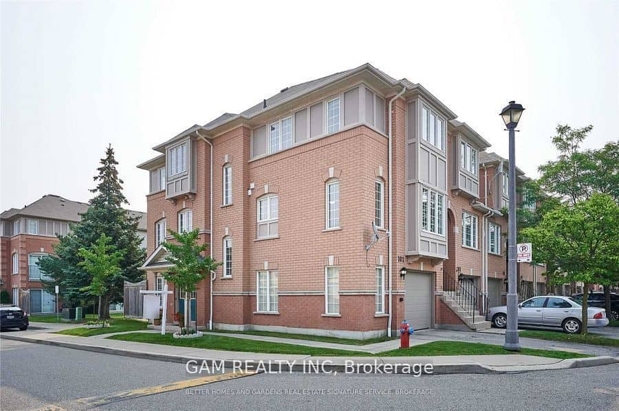 5030 Heatherleigh Avenue NE, Mississauga