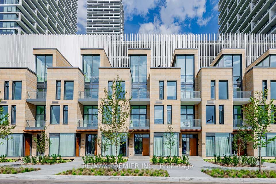 7 Buttermill Avenue #TH17, Vaughan, ON L4K 0M5