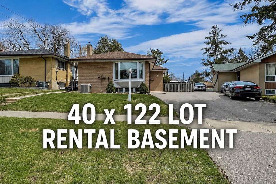 5 Mid Pines Road, Toronto, ON M1G 2L5