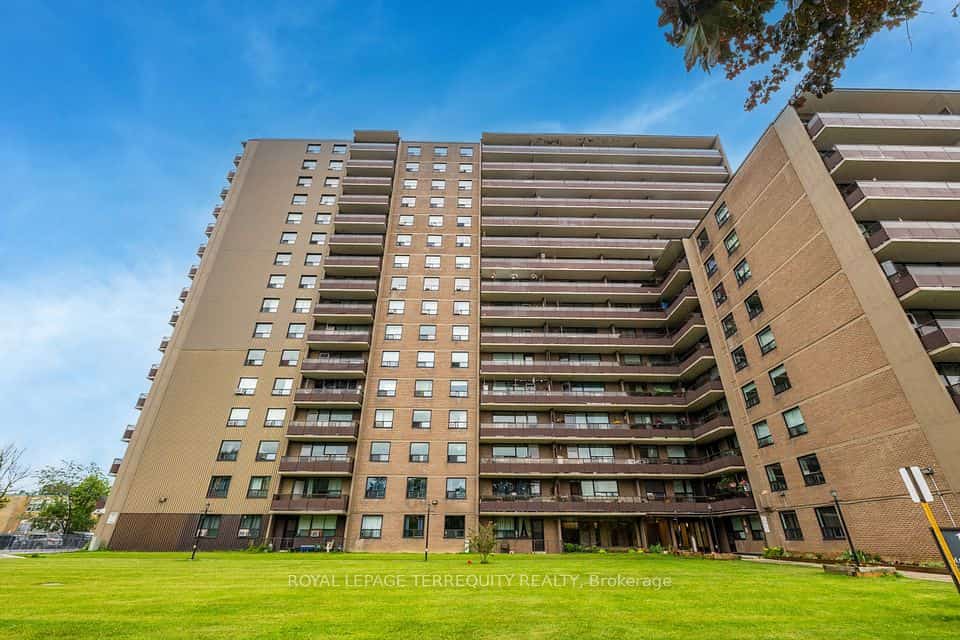 180 Markham Road #816, Toronto, ON M1M 2Z9