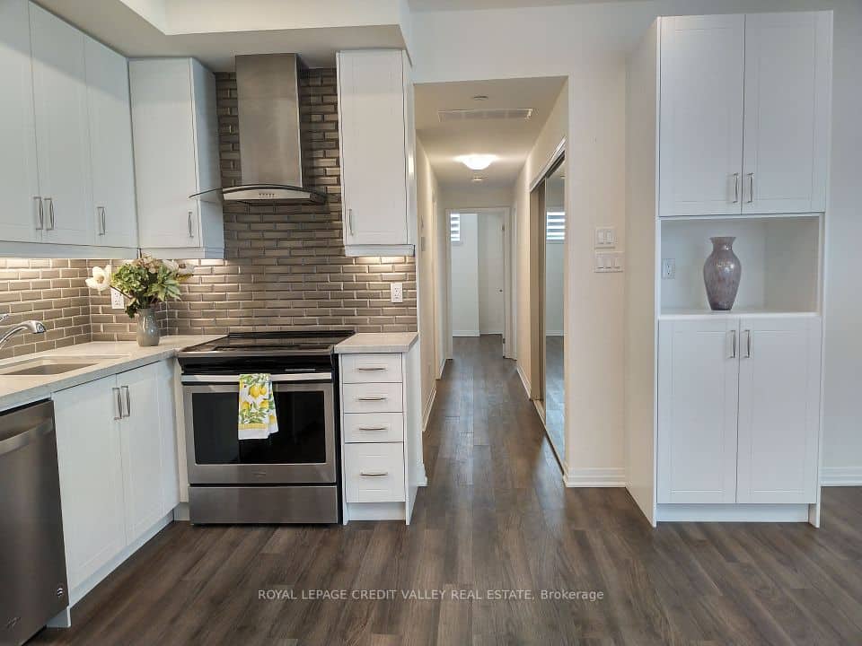 650 Atwater Avenue, Mississauga