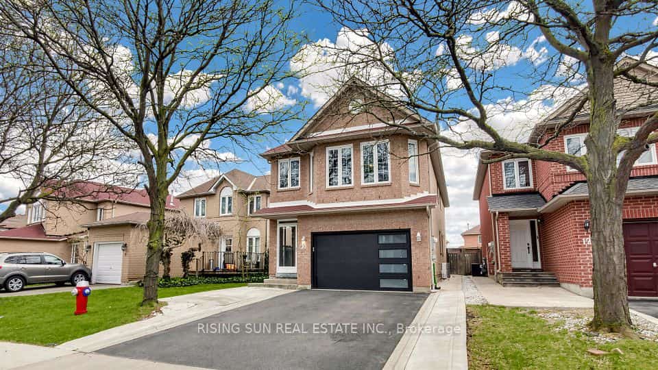 10 Cedarwood Crescent, Brampton, ON L6X 4K1
