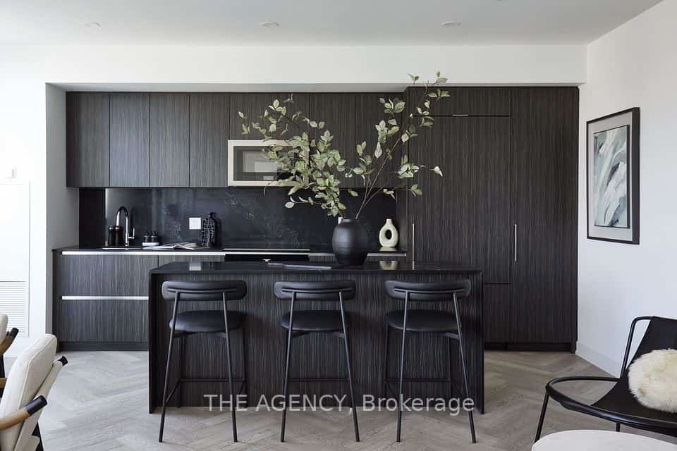 327 King Street W #PH03, Toronto, ON M5V 1J5