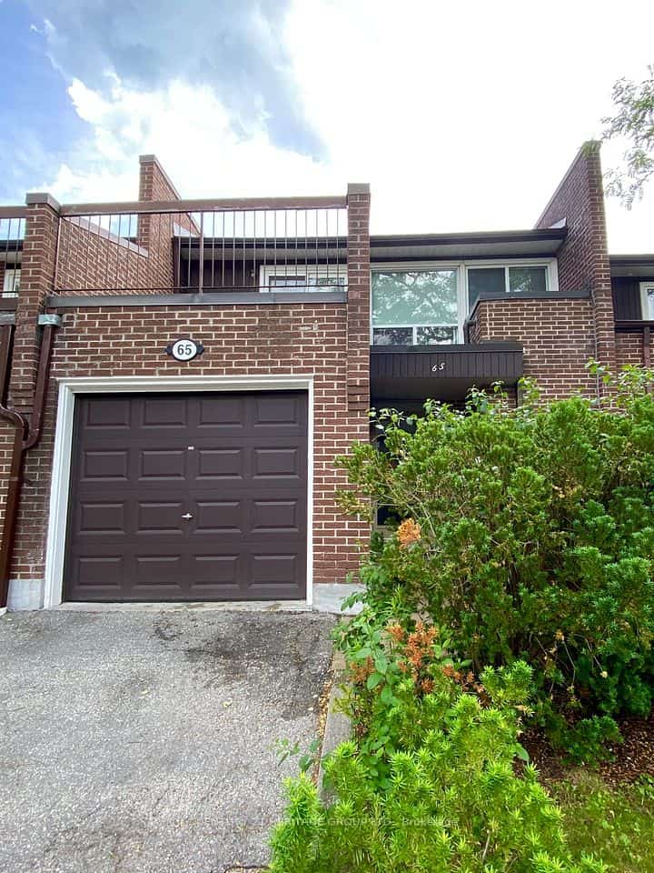 65 Black Hawk Way, Toronto, ON M2R 3L7