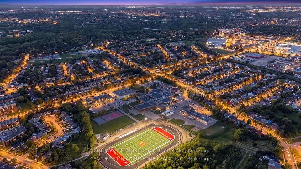 881 Blairholm Avenue, Mississauga, ON L5C 1G5