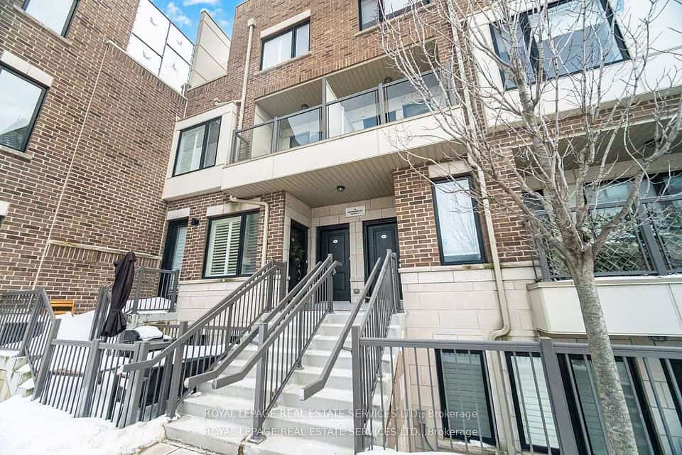 8 Drummond Street #402, Toronto, ON M8V 1Y8