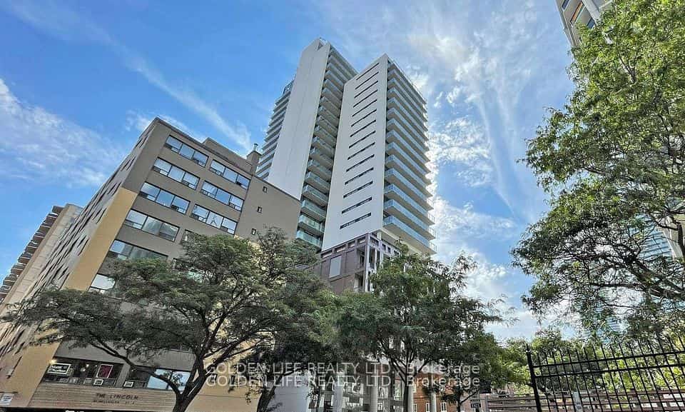 81 Wellesley Street E #1201, Toronto, ON M4Y 0C5