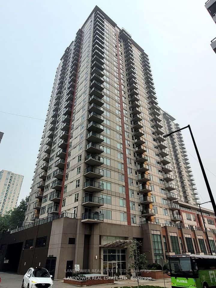 25 Town Centre Court #UPH07, Toronto, ON M1P 0B4