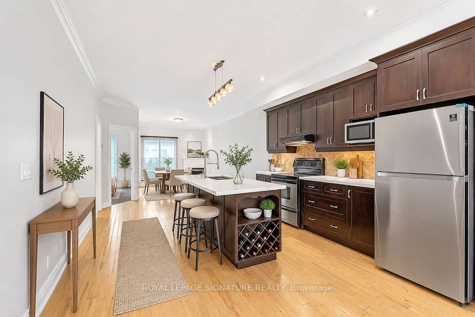 1019A College Street, Toronto