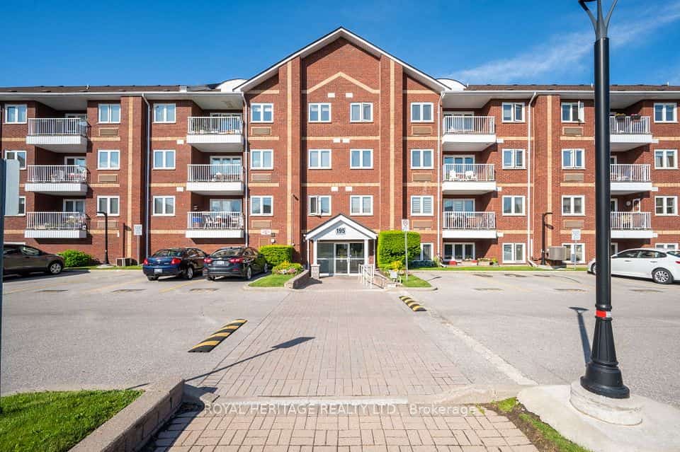 195 Lake Driveway W #303, Ajax, ON L1S 7H7