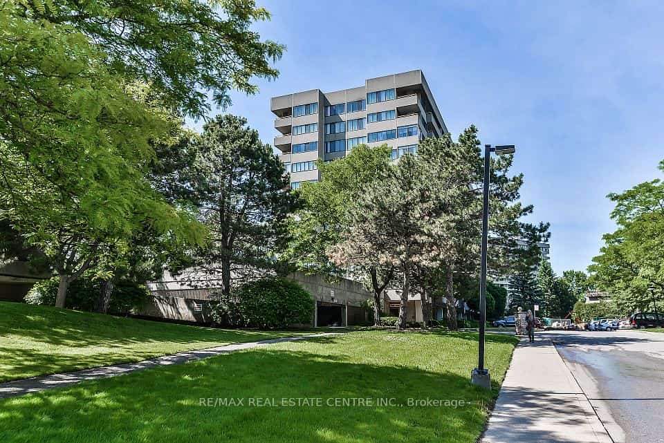 1320 Mississauga Valley Boulevard #410, Mississauga, ON L5A 3S8