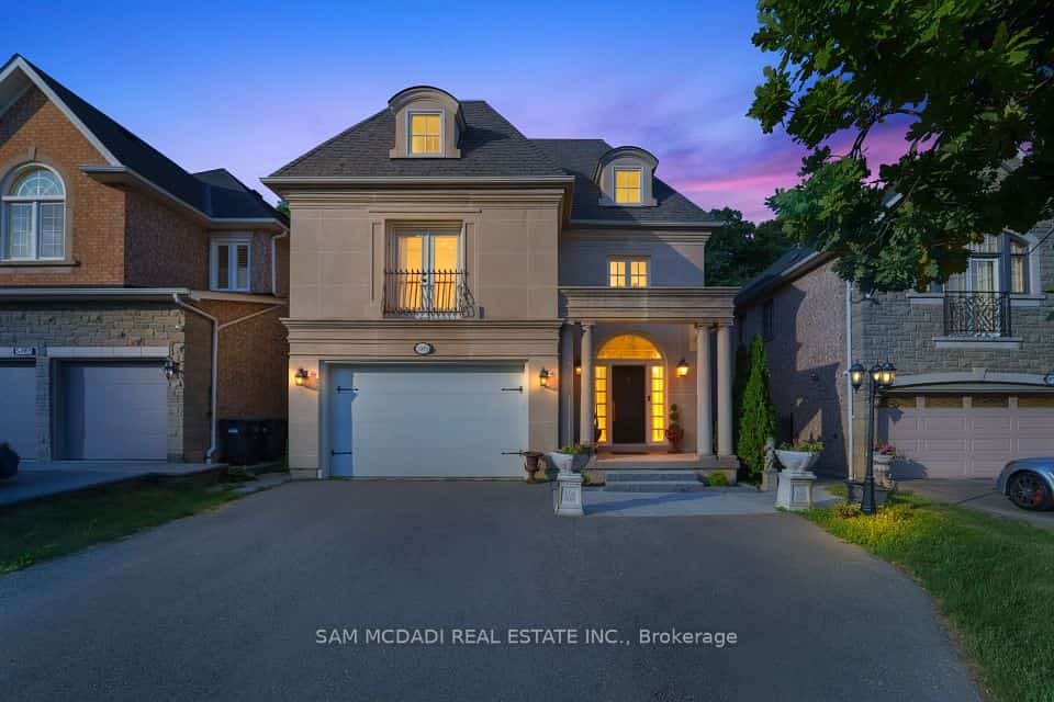 5481 Middleport Crescent, Mississauga, ON L4Z 3V2
