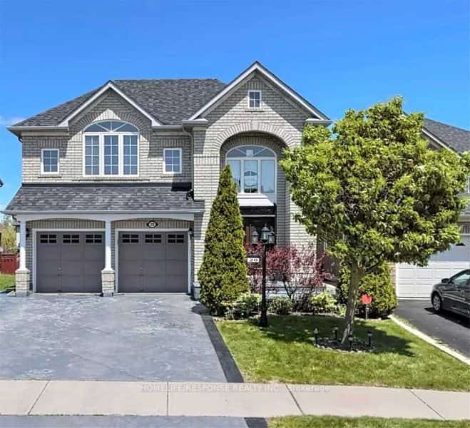20 HIMALAYA Street, Brampton, ON L6R 2L8