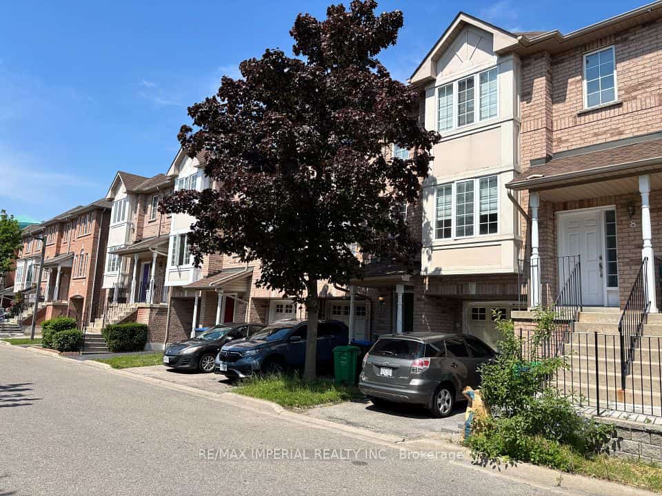 80 Acorn Place #10, Mississauga, ON L4Z 4C9