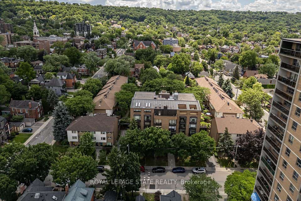 197 Duke Street #503, Hamilton, ON L8P 4V4