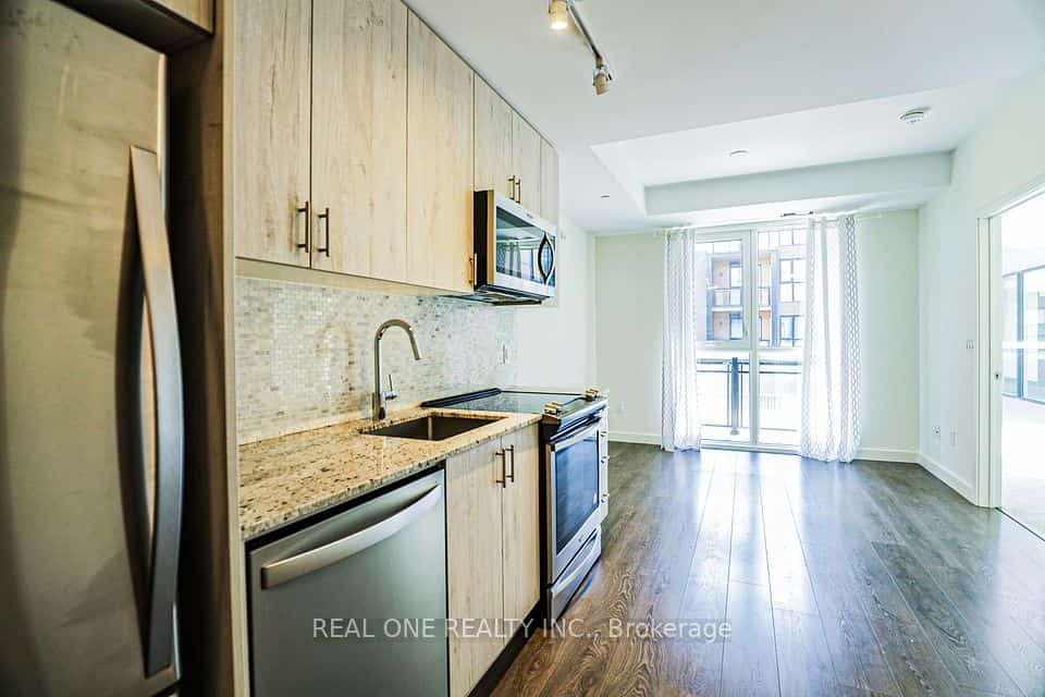 150 Sabina Drive #209, Oakville, ON L6H 0W3