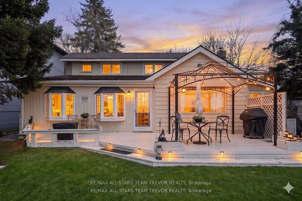 263 Pleasant Boulevard, Georgina, ON L4P 2S7