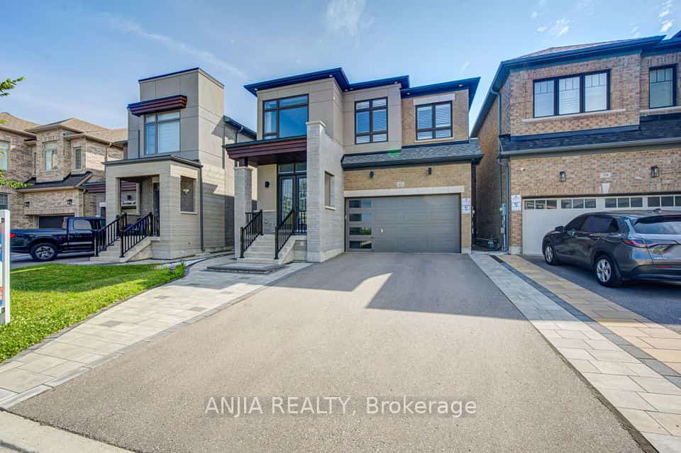 63 Suttonrail Way, Whitchurch-Stouffville, ON L4A 0E4