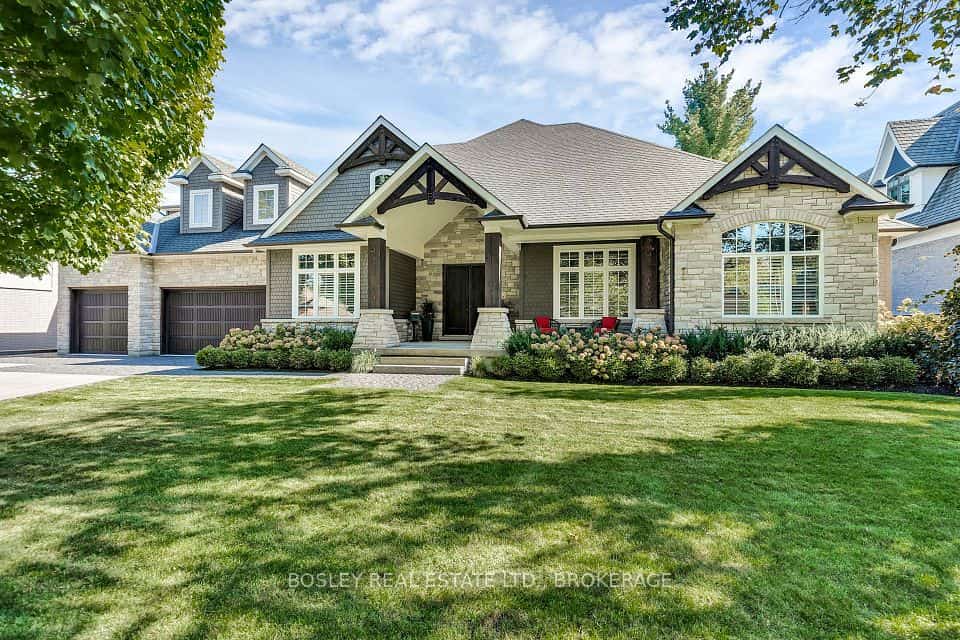 94 Terrence Park Drive, Hamilton, ON L9G 1C2