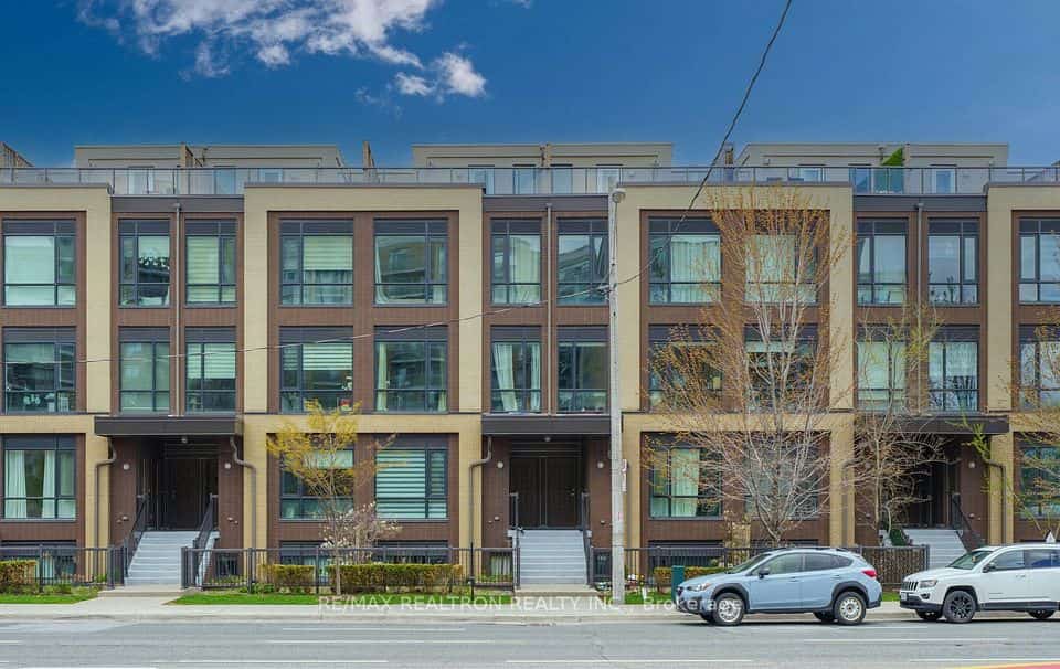 639 Lawrence Avenue W #206, Toronto, ON M6A 1A9