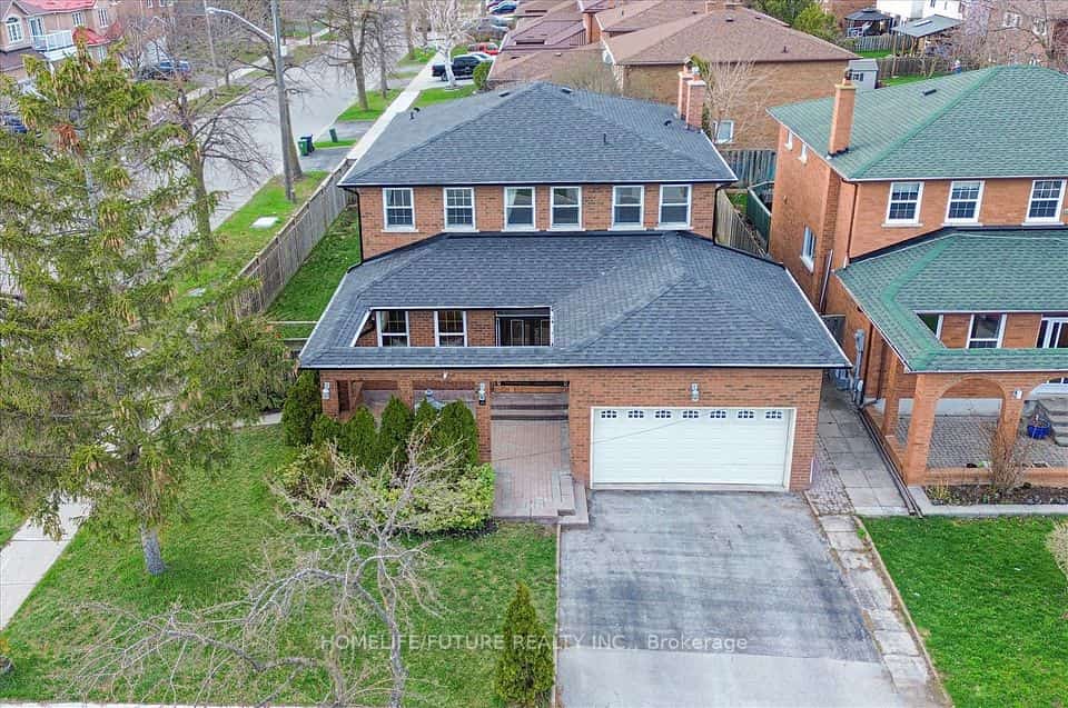 2 Lovel Avenue, Toronto, ON M1B 2M5