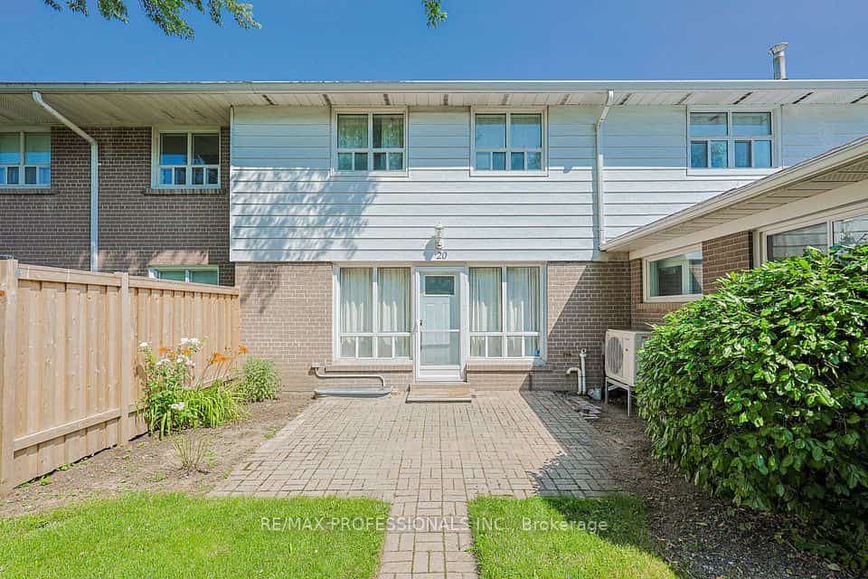160 Carsbrooke Road #20, Toronto, ON M9C 1G9