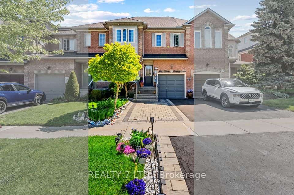 211 Downey Circle, Aurora, ON L4G 7E8