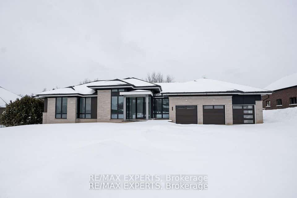 130 Dale Crescent, Bradford West Gwillimbury, ON L0L 1L0