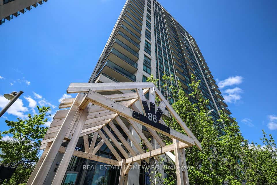 88 Grangeway Avenue #805, Toronto, ON M1H 0A2