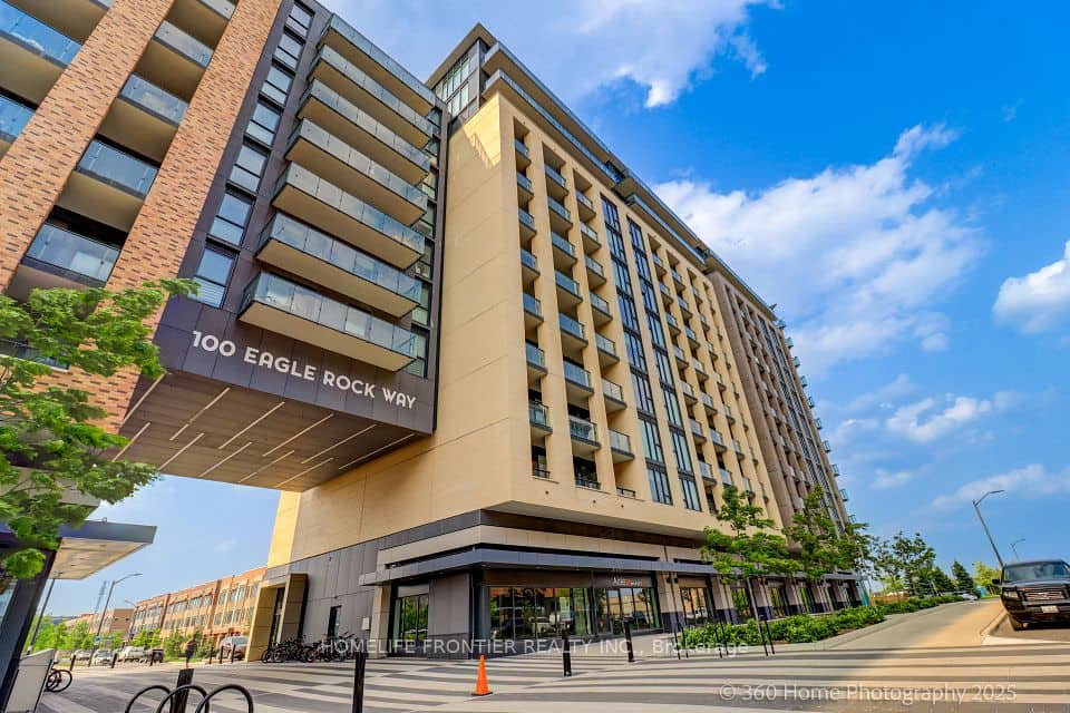 100 W Eagle Rock Way W, Vaughan