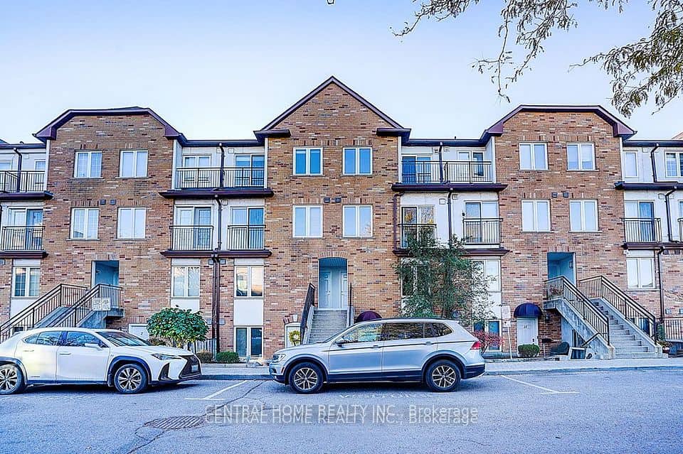 988 Sheppard Avenue W, Toronto