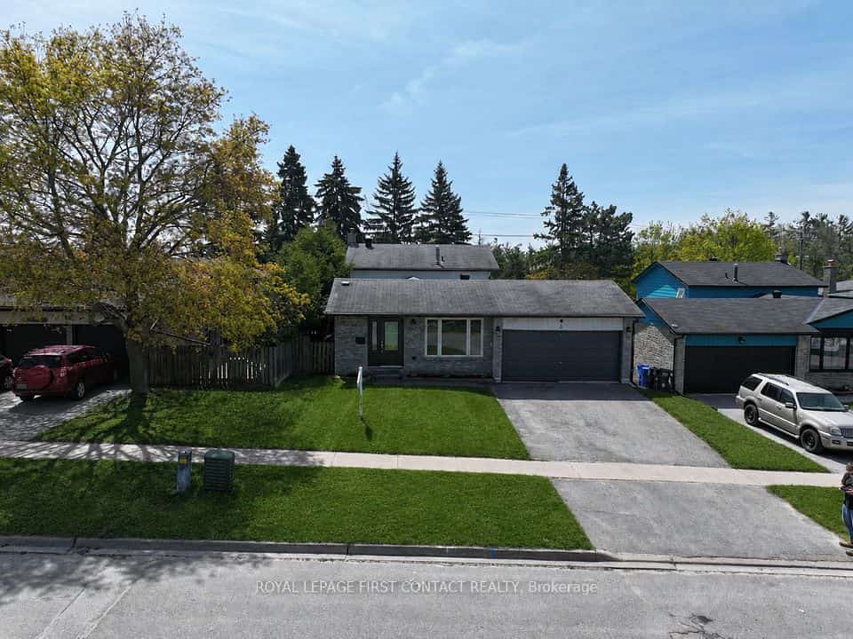 3 Oren Boulevard, Barrie, ON L4N 4T3