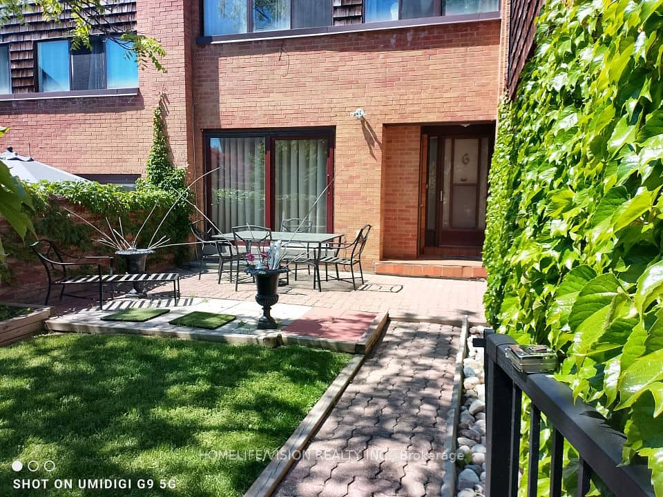 6 Laurie Shepway, Toronto
