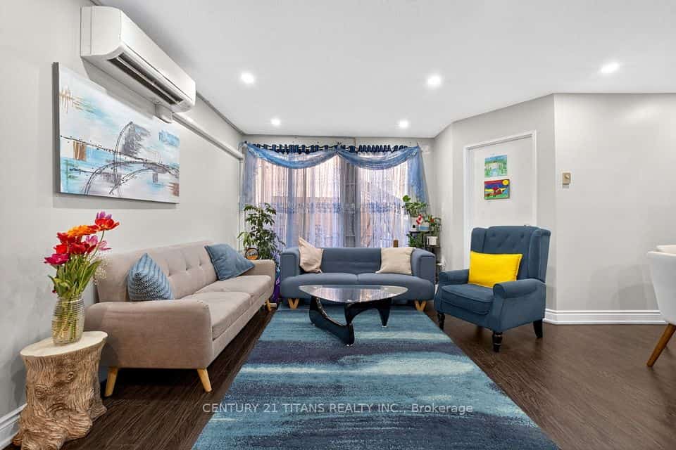 100 Mornelle Court #1018, Toronto, ON M1E 4X2