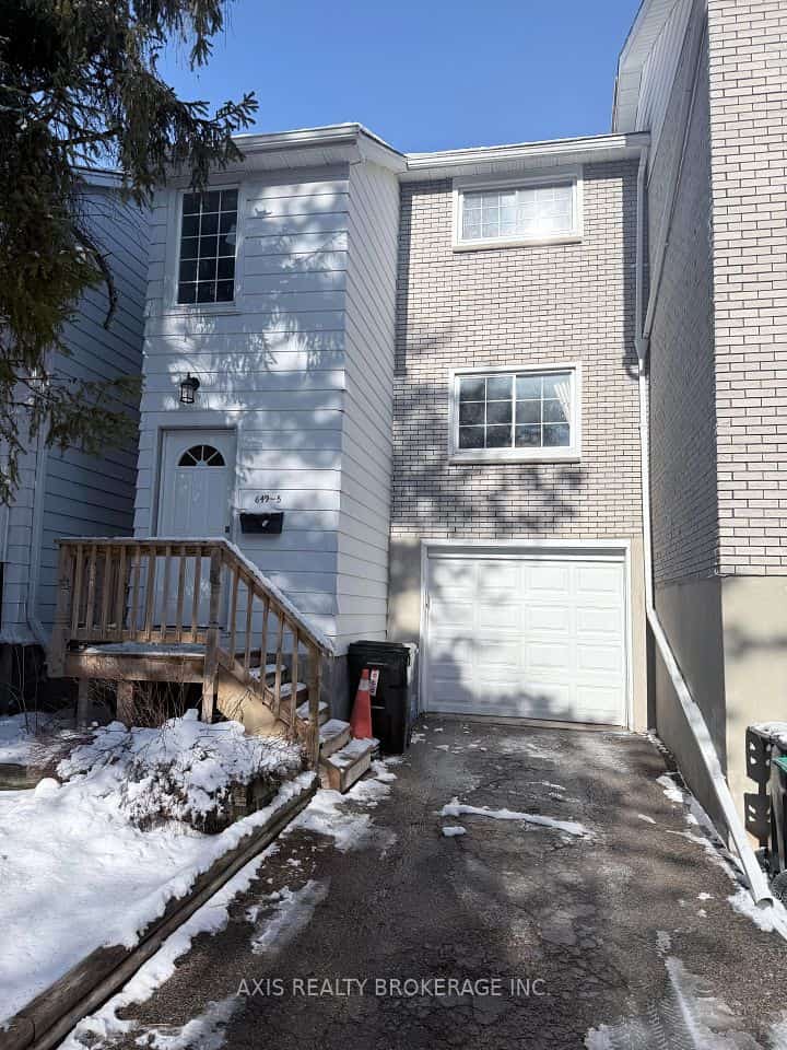 649 Albert Street #5, Waterloo, ON N2L 3V5