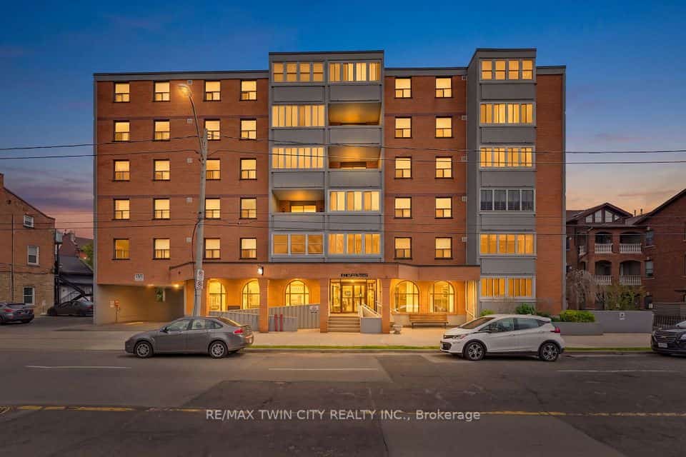 23 Main Street #203, Hamilton, ON L9H 2P7