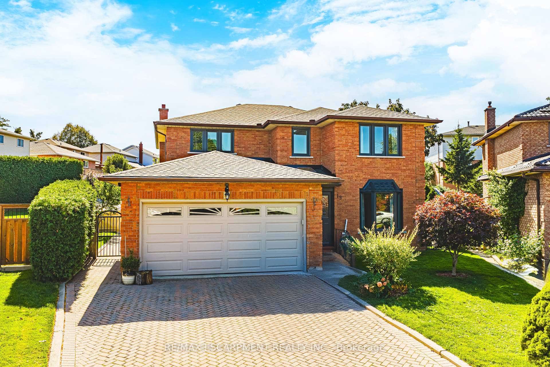 19 Glenhaven Court, Hamilton, ON L9C 7G4