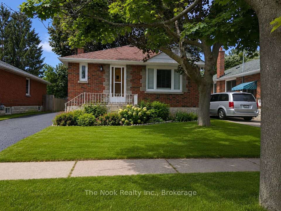 288 Cadillac Avenue S, Oshawa, ON L1H 5Z8