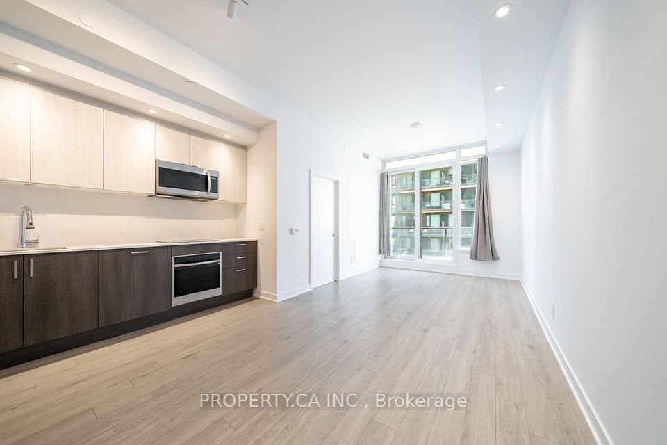 1928 Lake Shore Boulevard W, Toronto