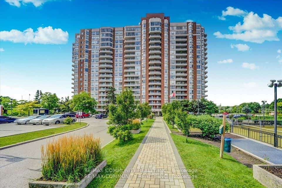 Mayfair on the Green Ⅲ, Toronto