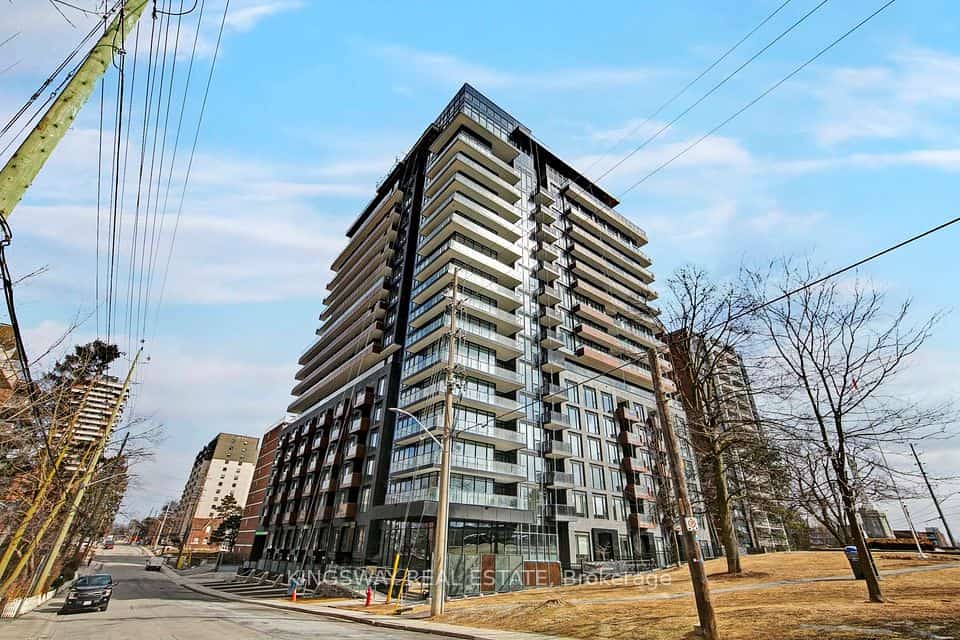 21 Park Street #910, Mississauga, ON L5G 1L7