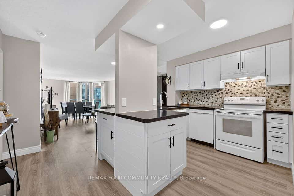 140 Dunlop Street E #1409, Barrie, ON L4M 6H1