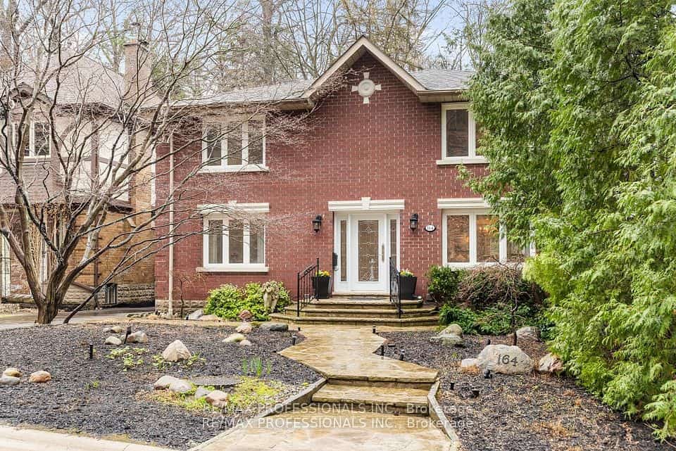 164 Morningside Avenue, Toronto, ON M6S 1E3