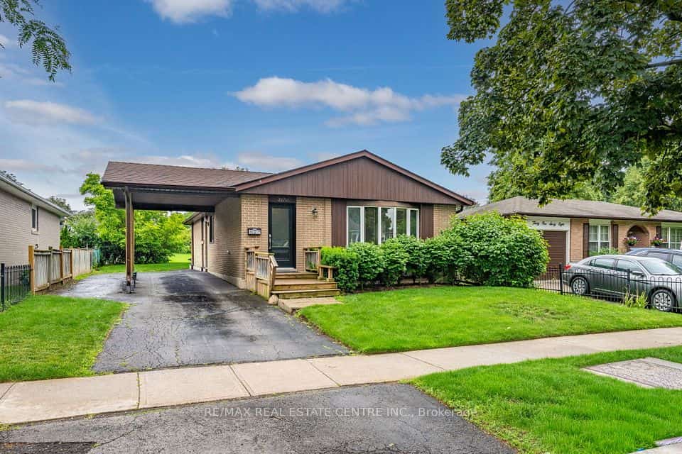 3170 Palmer Drive, Burlington, ON L7M 1L4