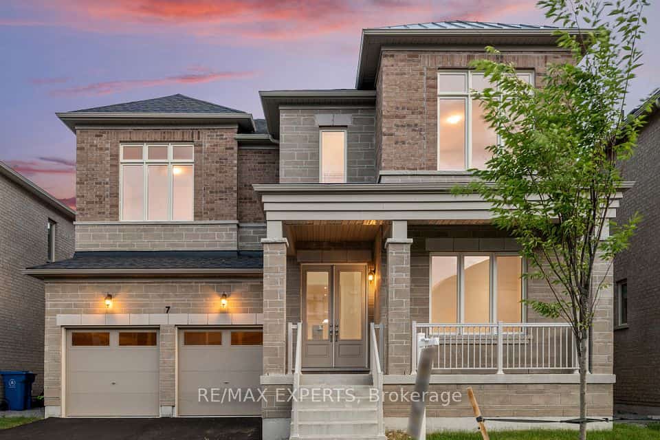7 Lorraine Hand Crescent, Georgina, ON L4P 0S9